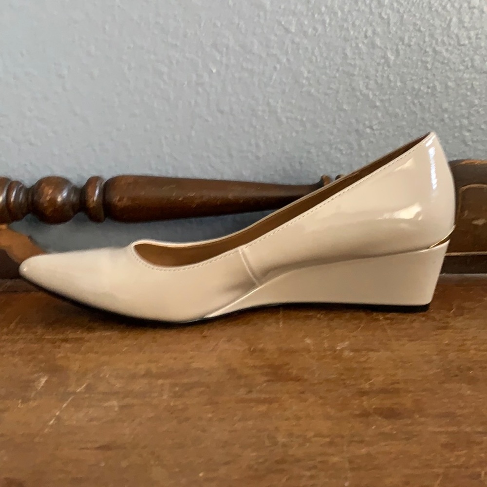 Calvin Klein | Germina Gray Patent Pump Wedge Women’s Sz 7.5